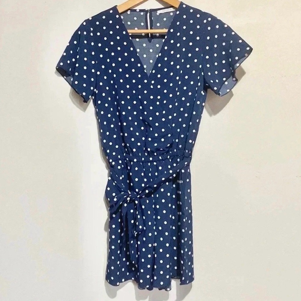 Reoria Navy and White Polka Dot Romper With Tie Belt Size Small